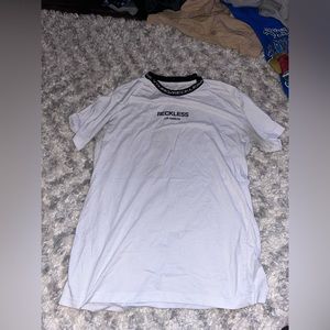 Men’s young&reckless tshirt size L